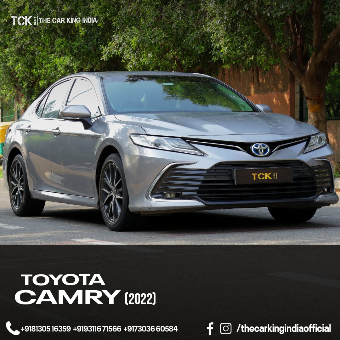 Used TOYOTA CAMRY HYBRID 2022 silver - photo 1