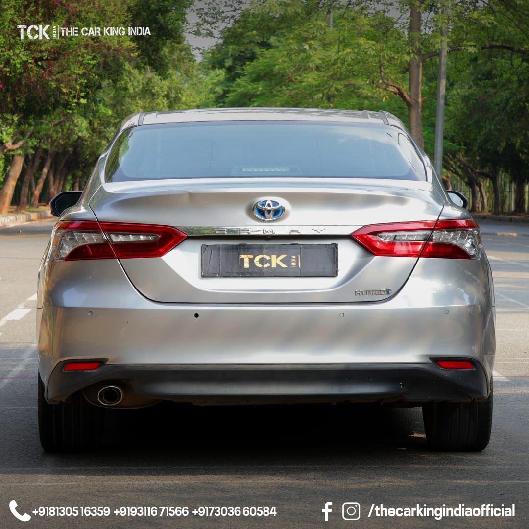 Used TOYOTA CAMRY HYBRID 2022 silver - photo 10