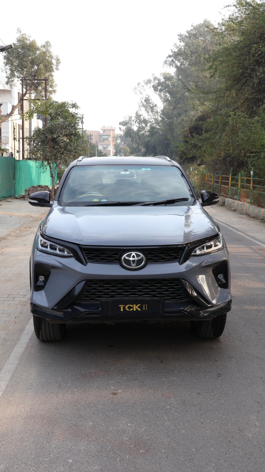 TOYOTA FORTUNER 4*2 MANUAL